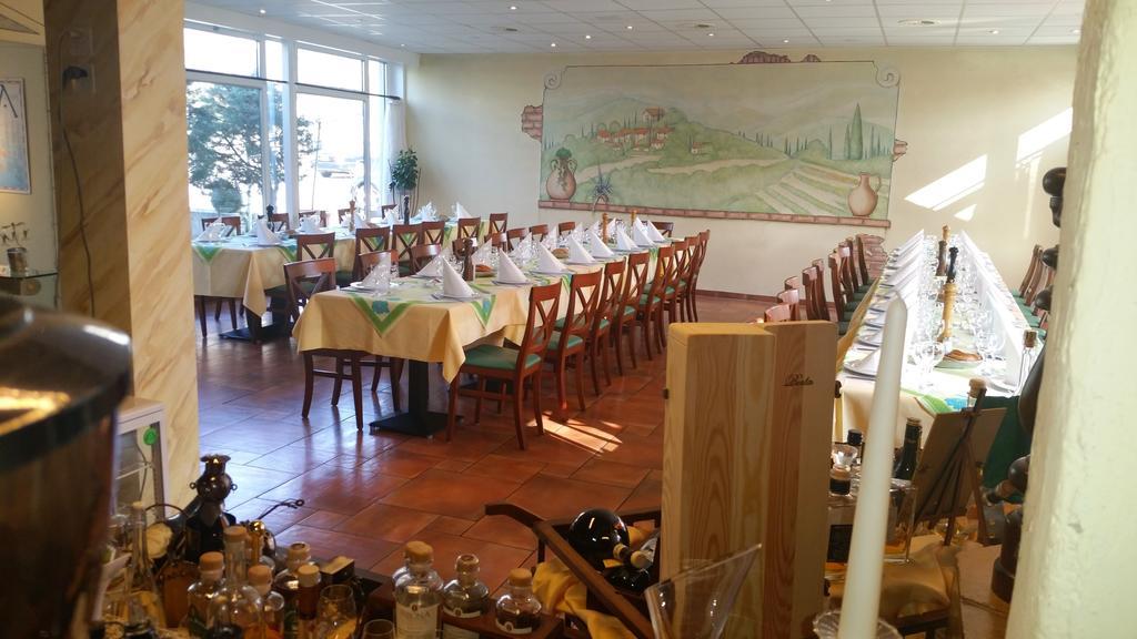 Hotel Mare & Monti Bassersdorf Buitenkant foto